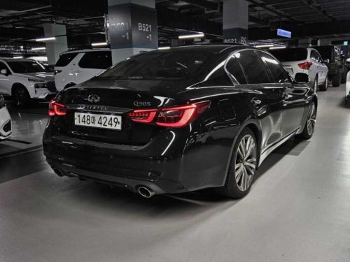 인피니티 Q50 3.5 하이브리드 블루 스포츠 사진 4