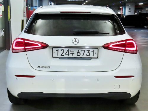 벤츠 A클래스 W177 A220 해치백 사진 5