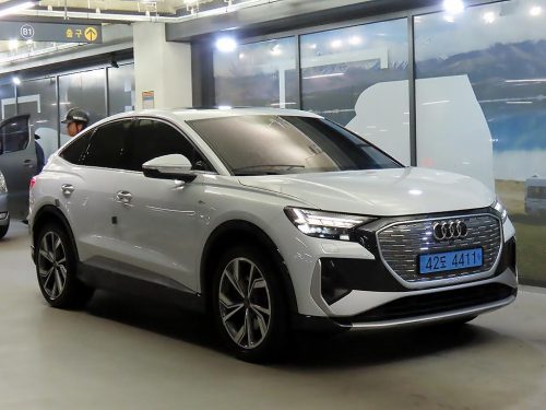 아우디 Q4 e-트론 40 스포트백 프리미엄