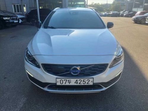 볼보 V60 크로스컨트리 2.0 D4