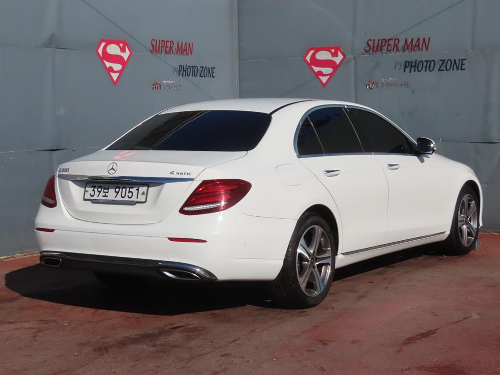 벤츠 E-클래스 W213 E300 4MATIC 익스클루시브 사진 3