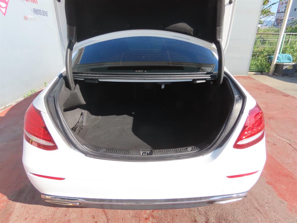 벤츠 E-클래스 W213 E300 4MATIC 익스클루시브 사진 5