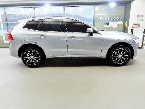 볼보 XC60(2세대) D4 AWD 인스크립션 사진 3