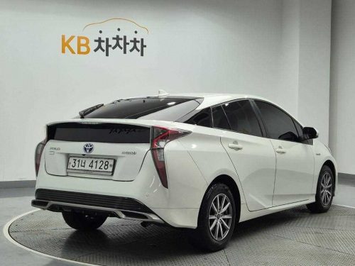 토요타 프리우스 4세대 1.8 E 사진 3