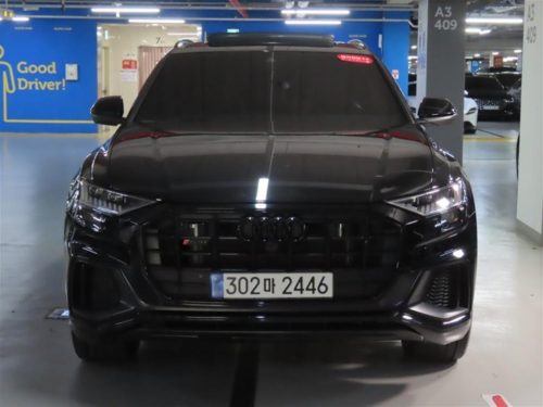 아우디 Q8 55 TFSI 콰트로 프리미엄