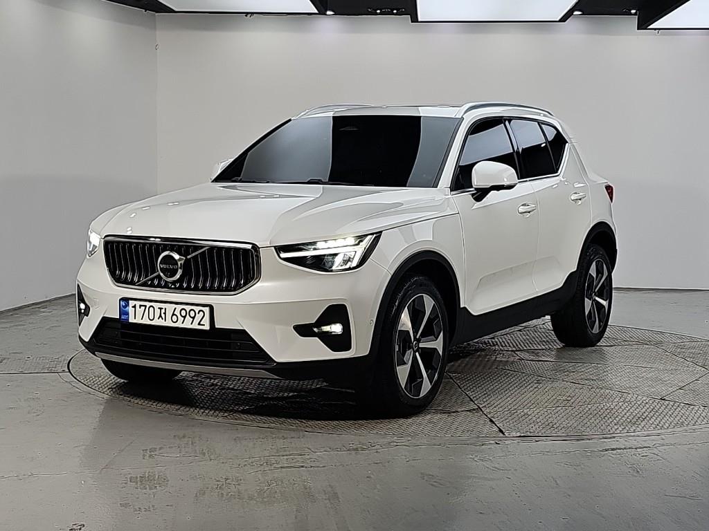 볼보 XC40 B4 AWD 얼티메이트 브라이트