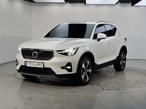 볼보 XC40 B4 AWD 얼티메이트 브라이트