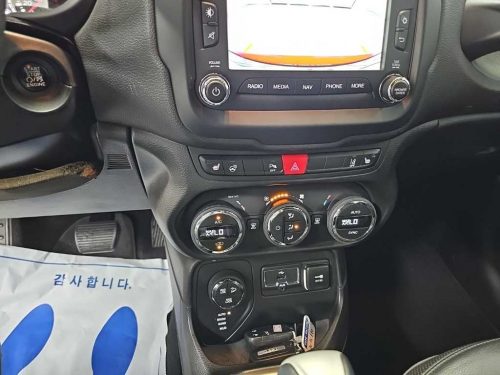 지프 레니게이드 2.0 디젤 리미티드 AWD 사진 10