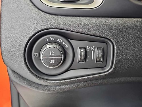 지프 레니게이드 2.0 디젤 리미티드 AWD 사진 18