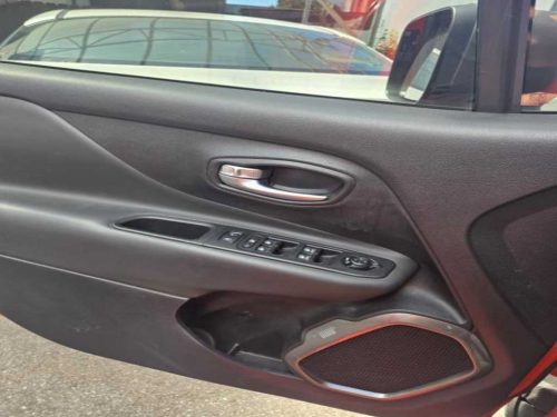 지프 레니게이드 2.0 디젤 리미티드 하이 AWD 사진 17