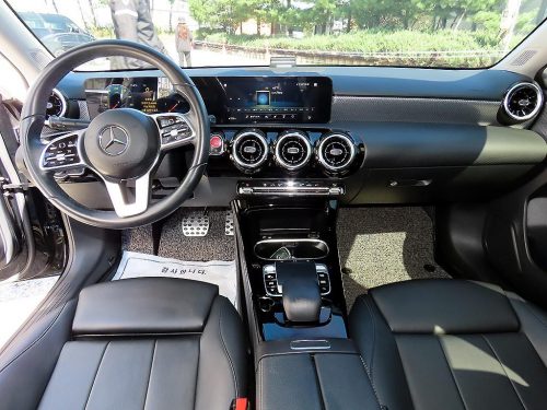 벤츠 A클래스 W177 A220 세단 사진 7