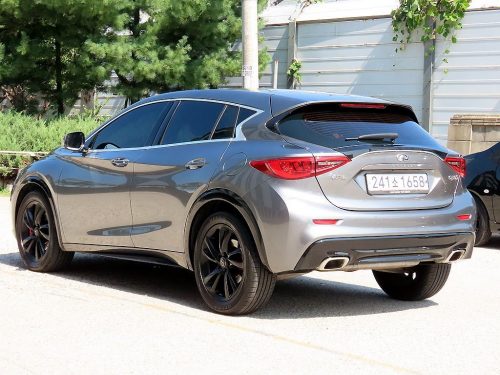 인피니티 Q30 2.0 에센셜 사진 3