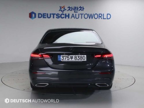 벤츠 E-클래스 W213 E220d 4MATIC AMG라인 사진 4