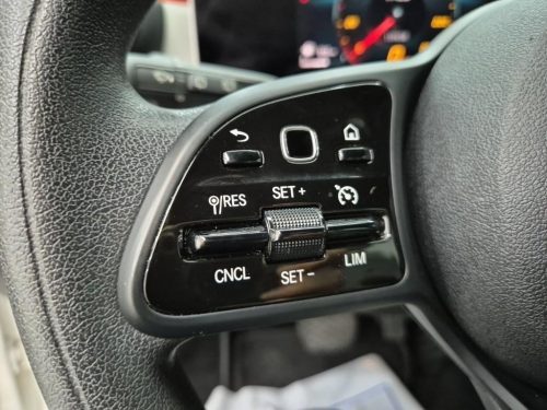 벤츠 A클래스 W177 A220 해치백 사진 모두보기