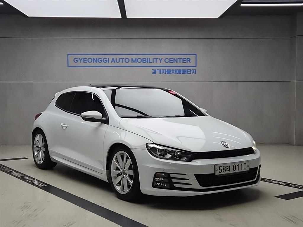 폭스바겐 시로코 2.0 TDI R-LINE