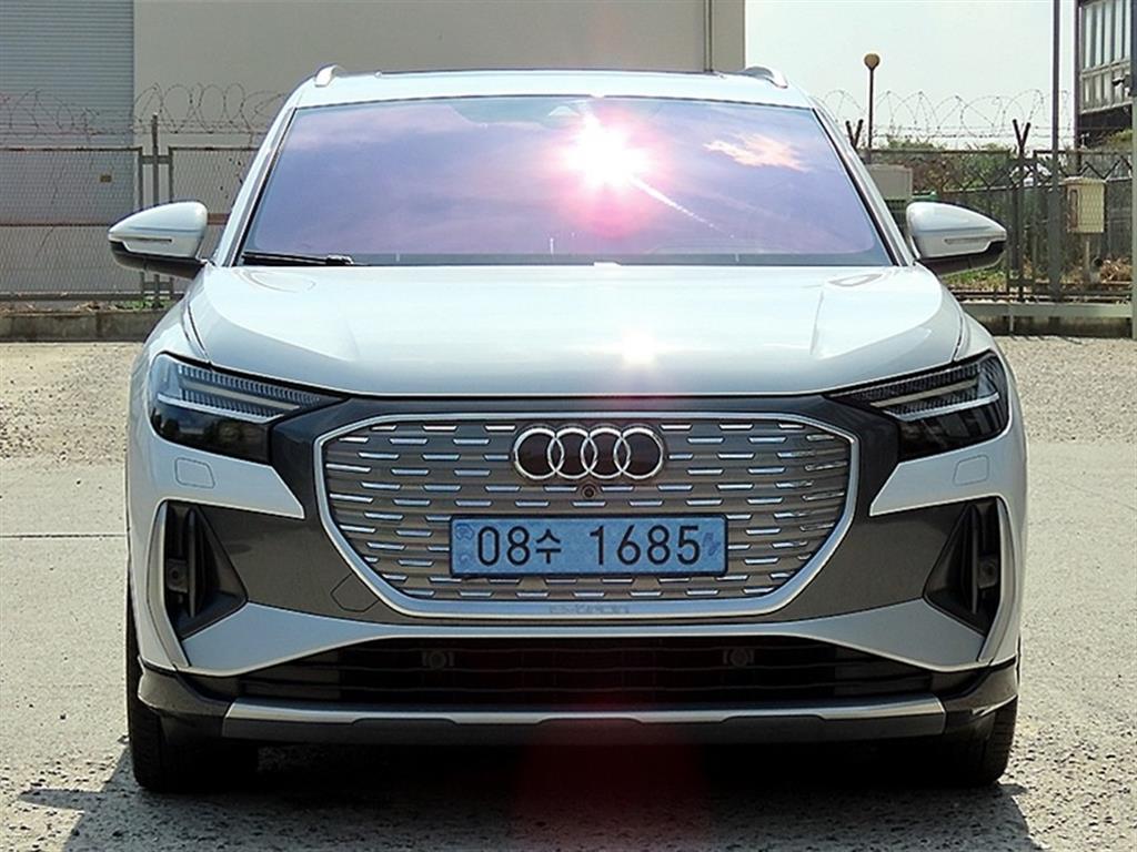 아우디 Q4 e-트론 40 프리미엄