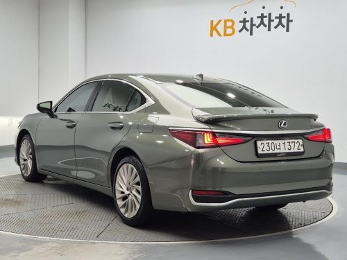 렉서스 ES300h 7세대 이그제큐티브 사진 4