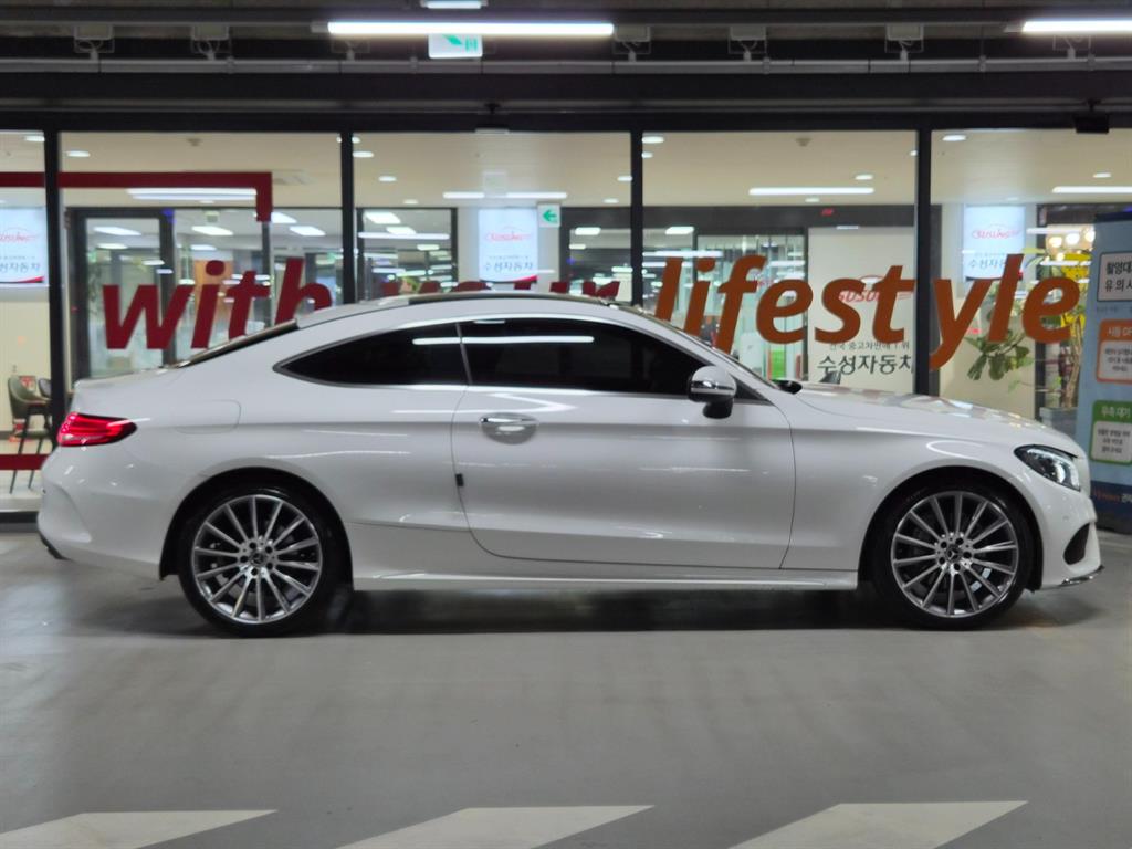 벤츠 C클래스 W205 C200 쿠페 사진 3