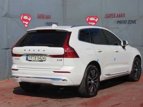 볼보 XC60(2세대) B5 AWD 인스크립션 사진 3