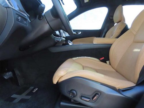 볼보 XC60(2세대) B5 AWD 인스크립션 사진 모두보기