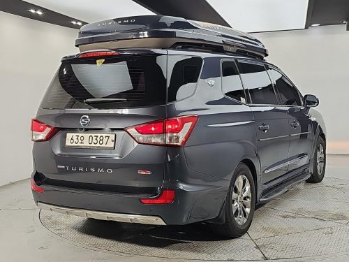 KG모빌리티(쌍용) 코란도투리스모 4WD 아웃도어 에디션 사진 4