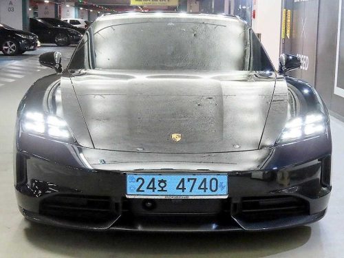 포르쉐 타이칸 GTS 사진 2