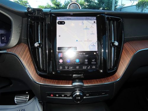 볼보 XC60(2세대) B6 AWD 얼티메이트 브라이트 사진 13
