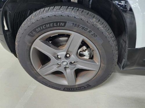 랜드로버 디펜더 (L663) 110 P300 X-Dynamic SE 사진 20