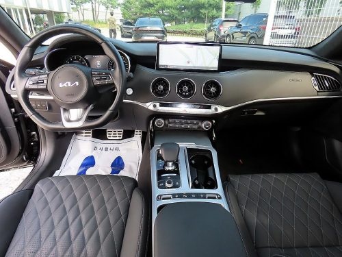 기아 스팅어 마이스터 2WD 3.3 GT 사진 모두보기