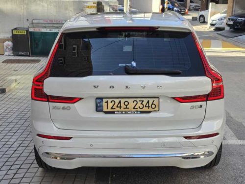볼보 XC60(2세대) B5 AWD 인스크립션 사진 2