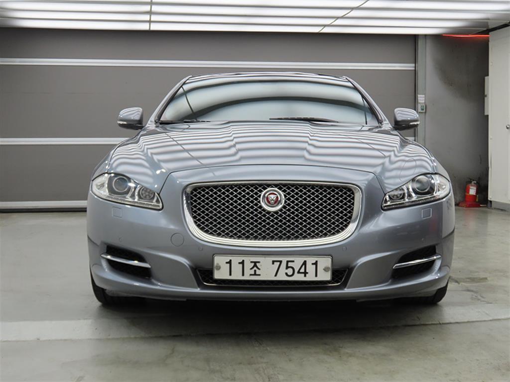 재규어 XJ (X351) 3.0D