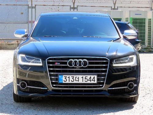 아우디 S8 4.0 TFSI 콰트로