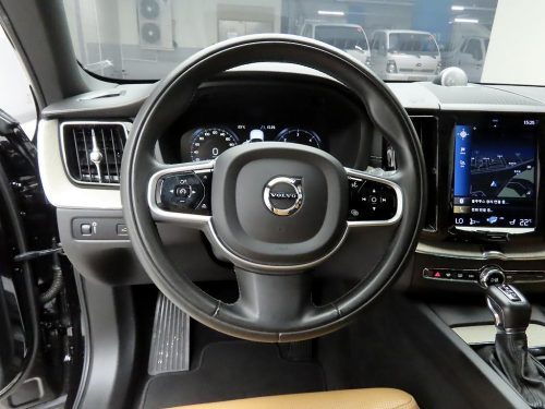 볼보 XC60(2세대) D5 AWD 인스크립션 사진 7