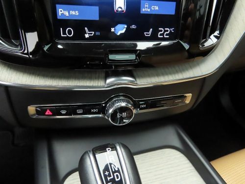 볼보 XC60(2세대) D5 AWD 인스크립션 사진 9