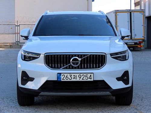 볼보 XC40 B4 AWD 얼티메이트 브라이트