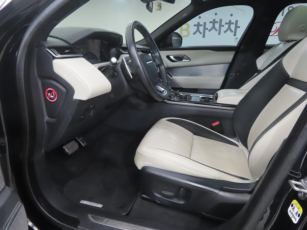 랜드로버 레인지로버 벨라 3.0 D300 R-다이나믹 SE 사진 5