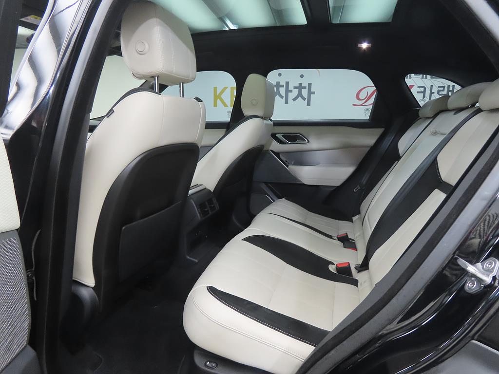 랜드로버 레인지로버 벨라 3.0 D300 R-다이나믹 SE 사진 6