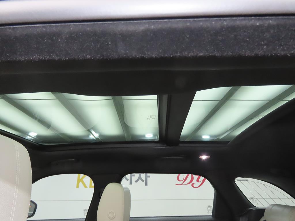 랜드로버 레인지로버 벨라 3.0 D300 R-다이나믹 SE 사진 16