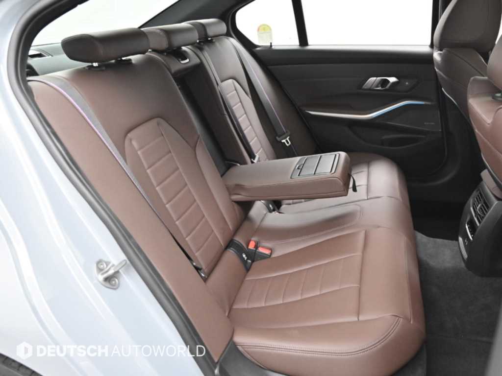 BMW M3 (G80) 컴패티션 사진 12
