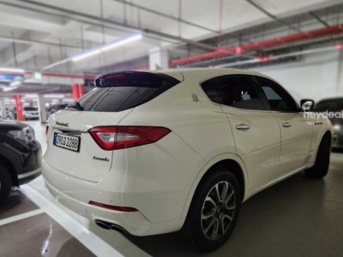 마세라티 르반떼 3.0 AWD 사진 4