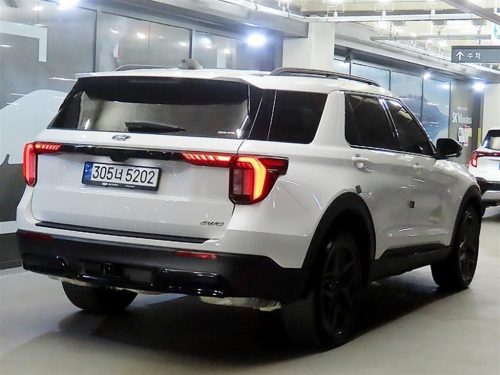 포드 익스플로러 6세대 2.3 AWD ST-라인 사진 4