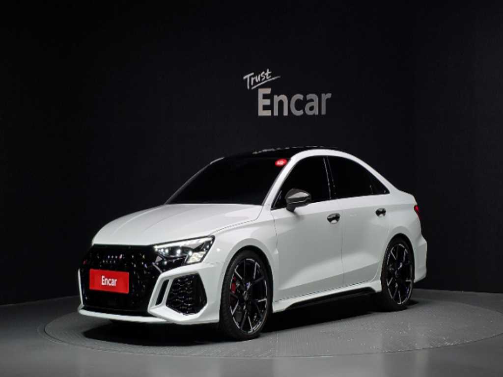 아우디 RS3 (8Y) 2.5 TFSI 콰트로