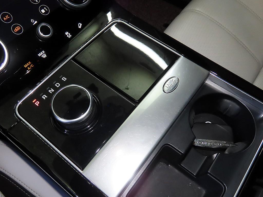 랜드로버 레인지로버 벨라 3.0 D300 R-다이나믹 HSE 사진 12