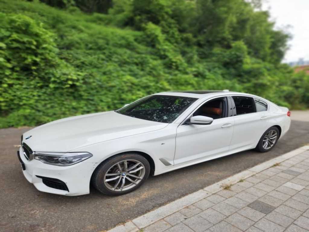 BMW 5시리즈 (G30) 520d xDrive M 스포츠 플러스 사진 3