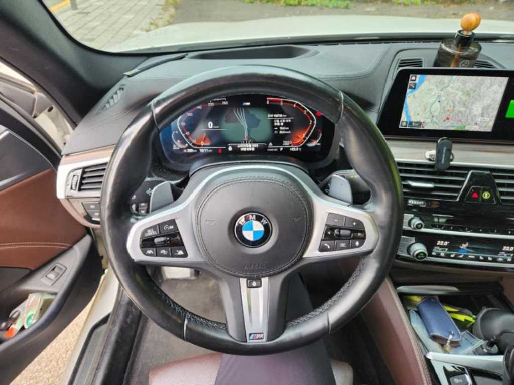 BMW 5시리즈 (G30) 520d xDrive M 스포츠 플러스 사진 10