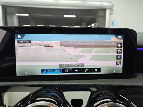 벤츠 A클래스 W177 AMG A45 4MATIC+ 해치백 사진 14