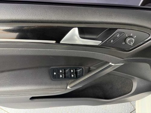 폭스바겐 골프 7세대 2.0 TDI 사진 17