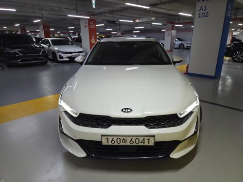 Kia K5 3rd Gen 2.0 Trendy photo 2