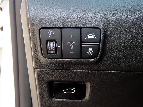 Kia K5 3rd Gen 2.0 Trendy photo 12