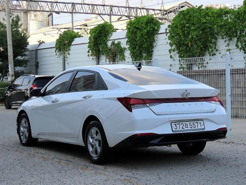 Hyundai Avante (CN7) 1.6 Modern photo 3